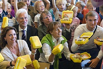 Hannover - Schauspielerin Gisa Zach - Ministerin Edelgard Bulmahn und Fussballer Rausch